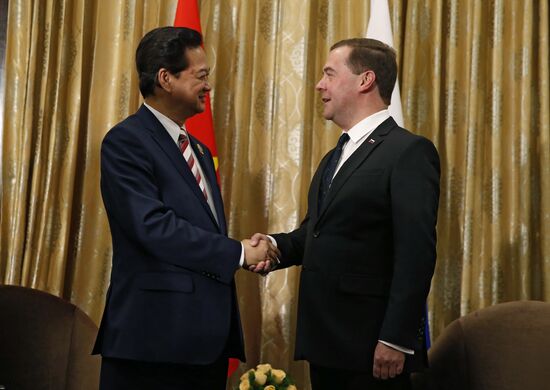 Dmitry Medvedev attends East Asia summit in Myanmar