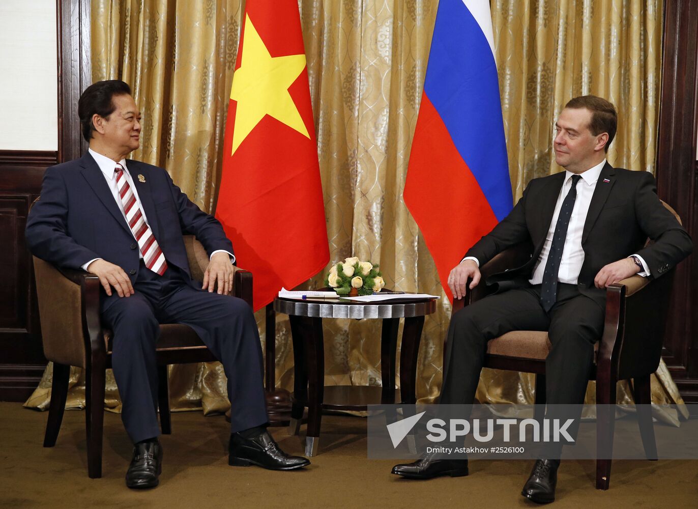 Dmitry Medvedev attends East Asia summit in Myanmar