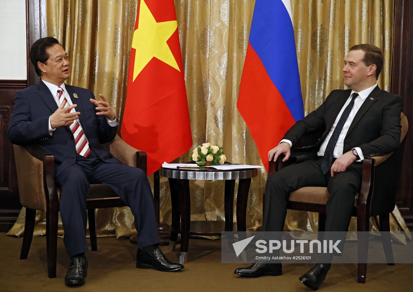 Dmitry Medvedev attends East Asia summit in Myanmar