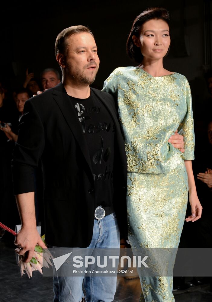Showing at Chapurin fashion house