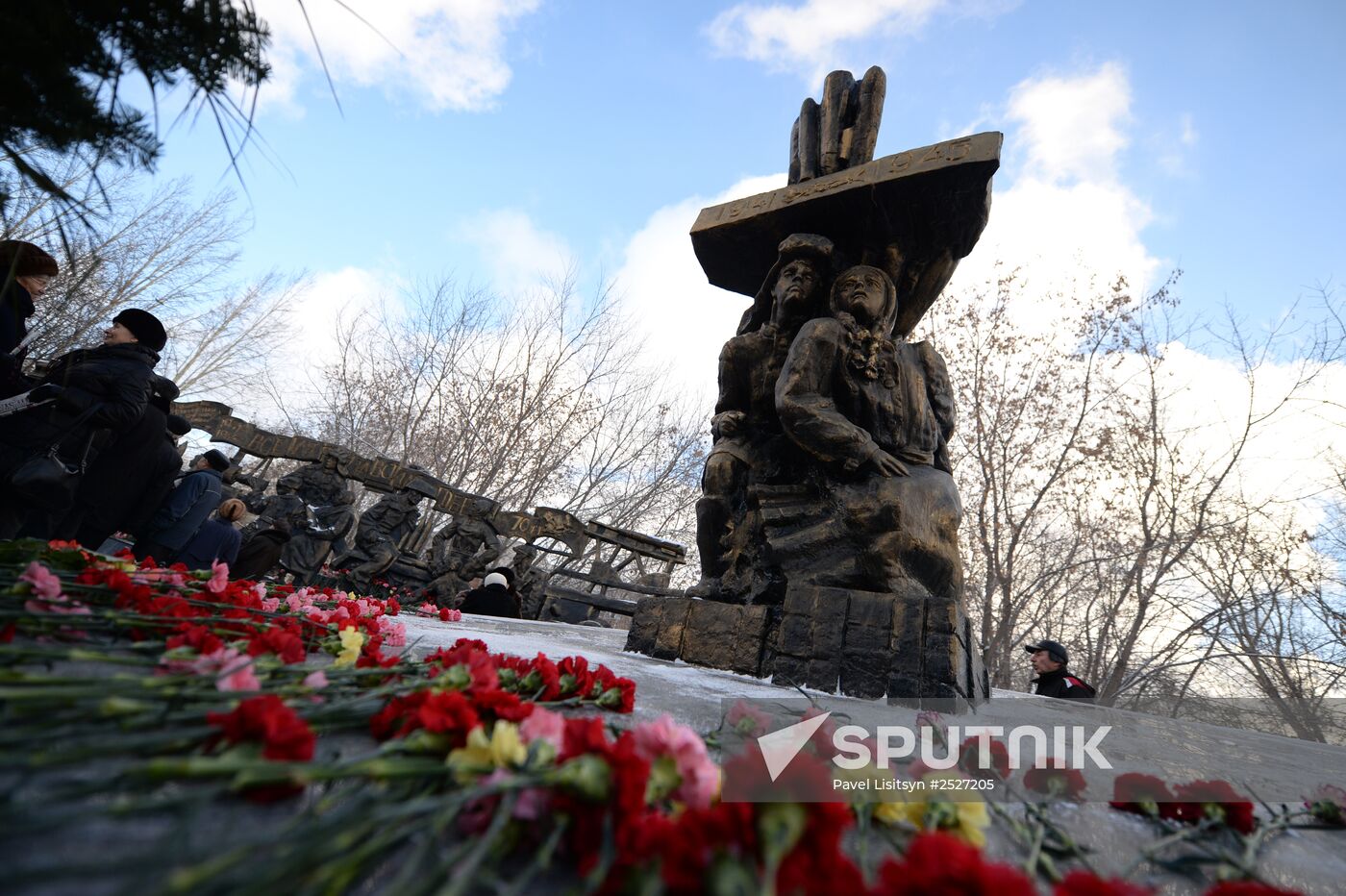 Memorial to war children working on homefront unveiled in Yekaterinburg