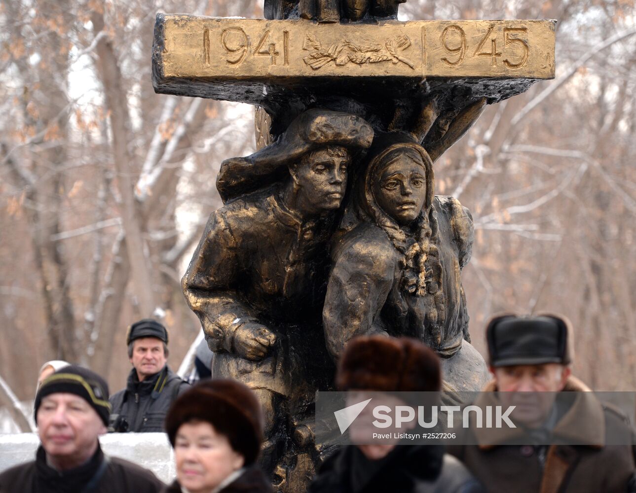 Memorial to war children working on homefront unveiled in Yekaterinburg
