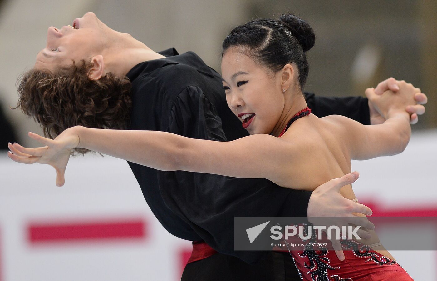 ISU Grand Prix of Figure Skating. Rostelecom Cup. Ice dance. Short program