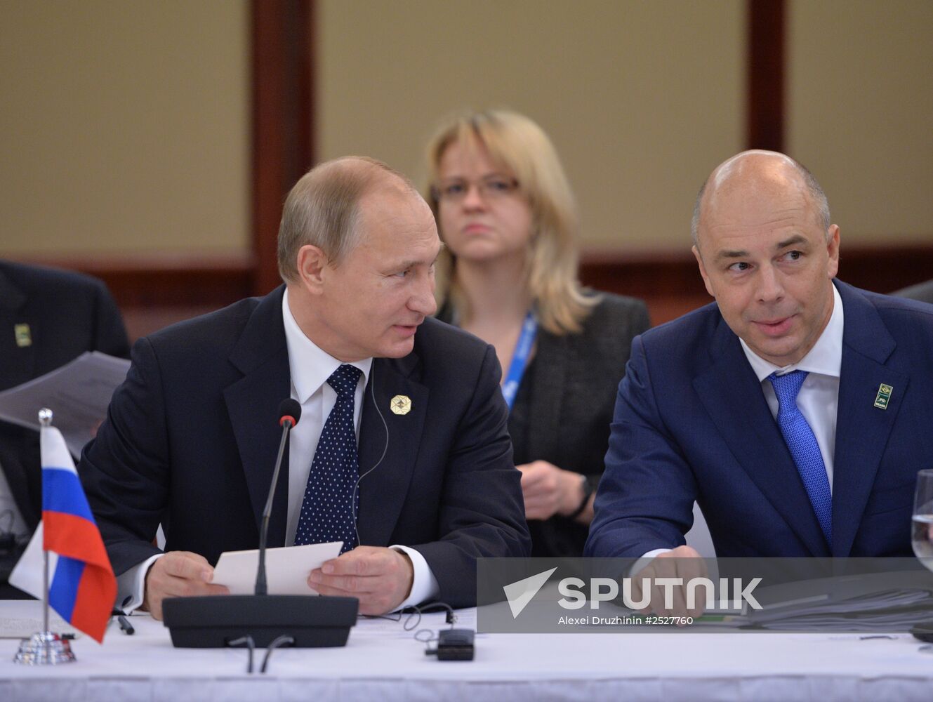 Vladimir Putin takes part in G-20 summit
