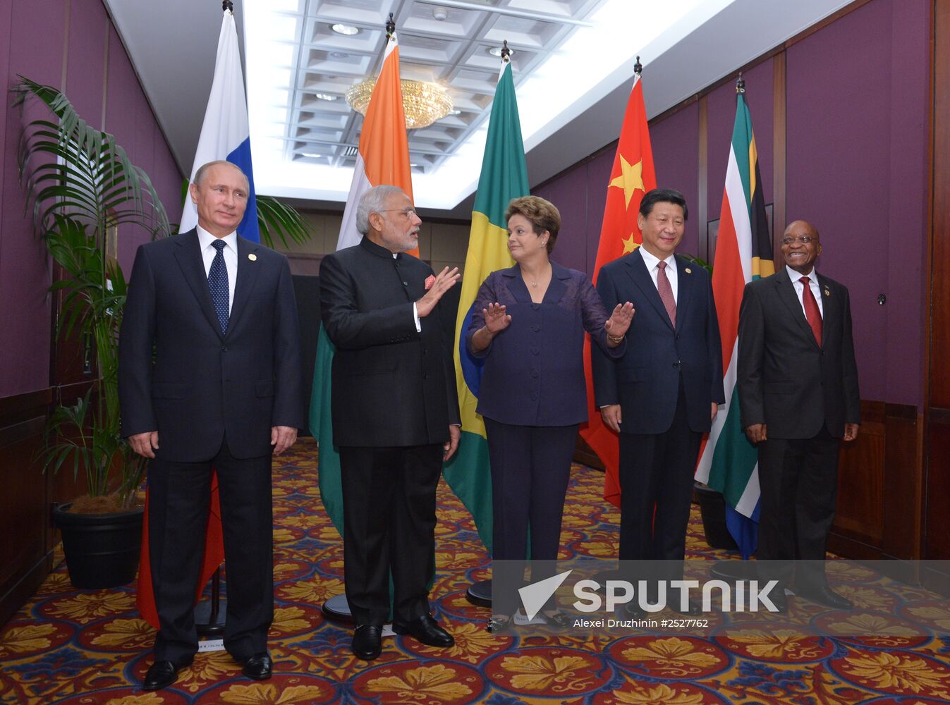 Vladimir Putin takes part in G-20 summit