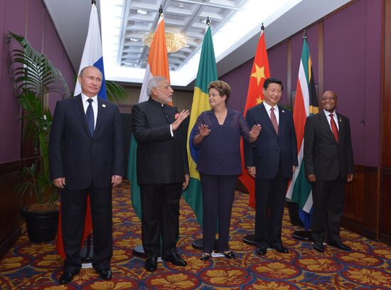 Vladimir Putin takes part in G-20 summit
