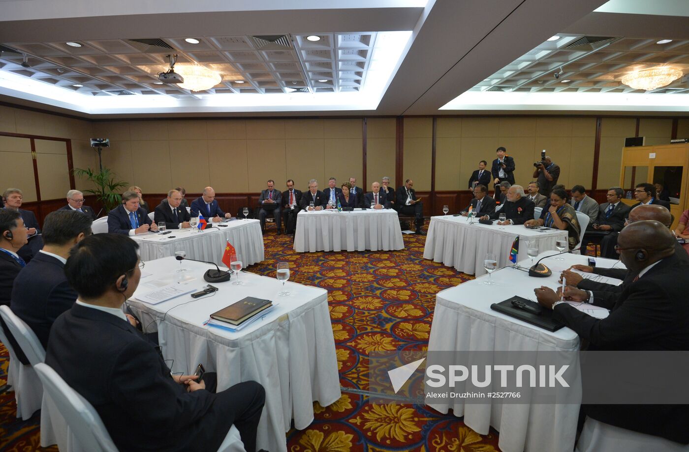 Vladimir Putin takes part in G-20 summit
