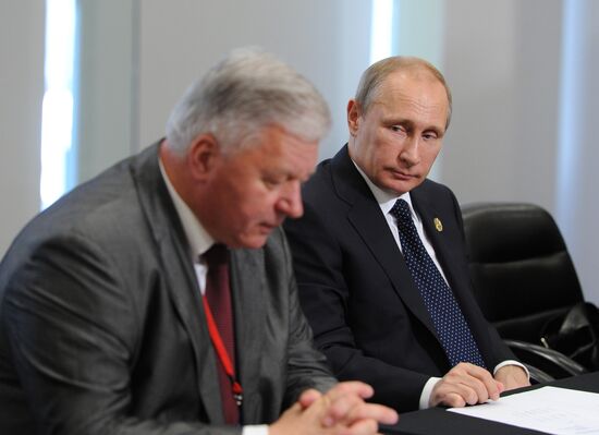 Vladimir Putin takes part in G-20 summit