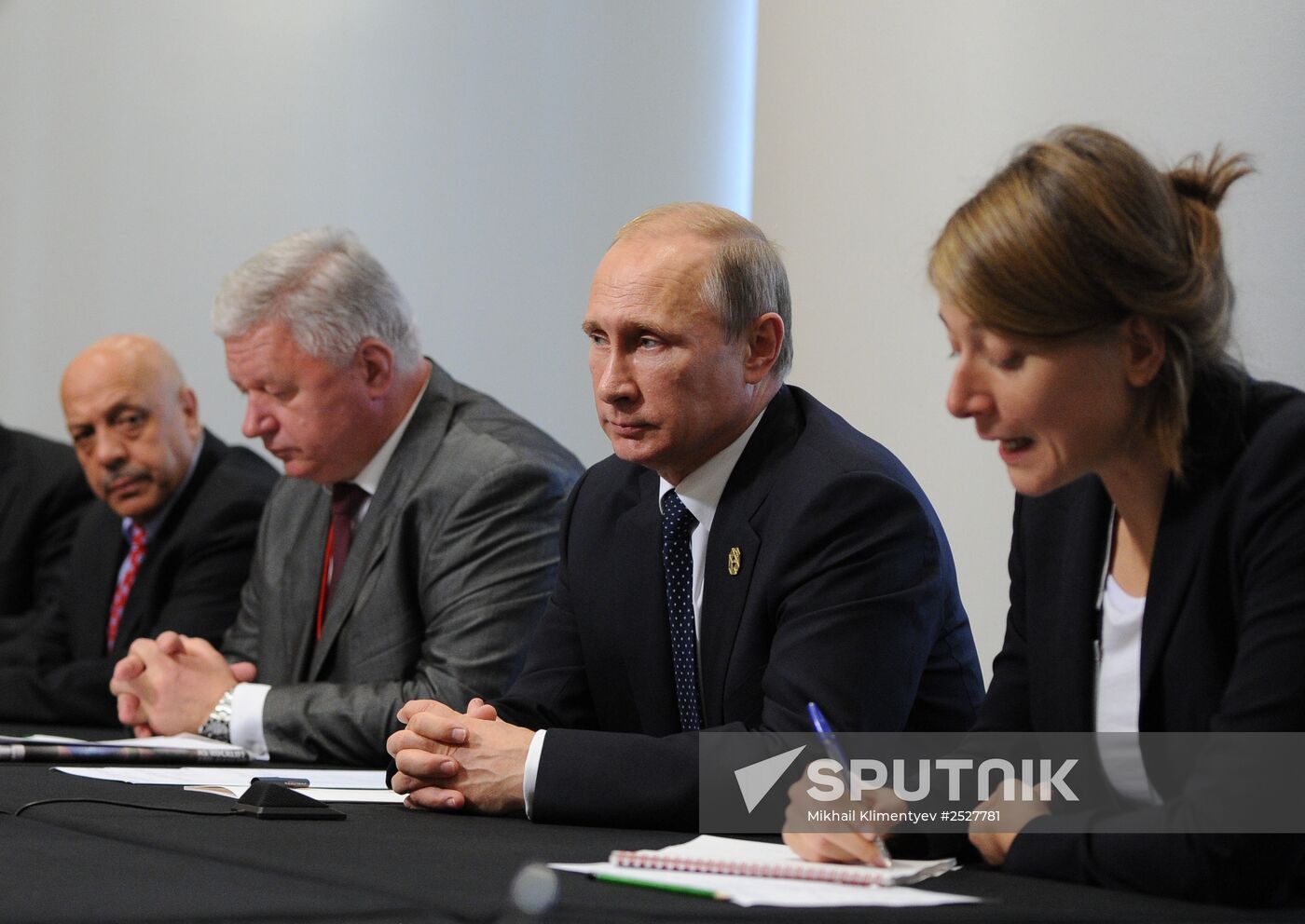 Vladimir Putin takes part in G-20 summit