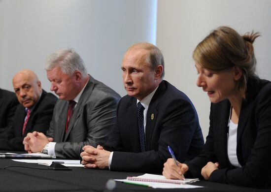 Vladimir Putin takes part in G-20 summit