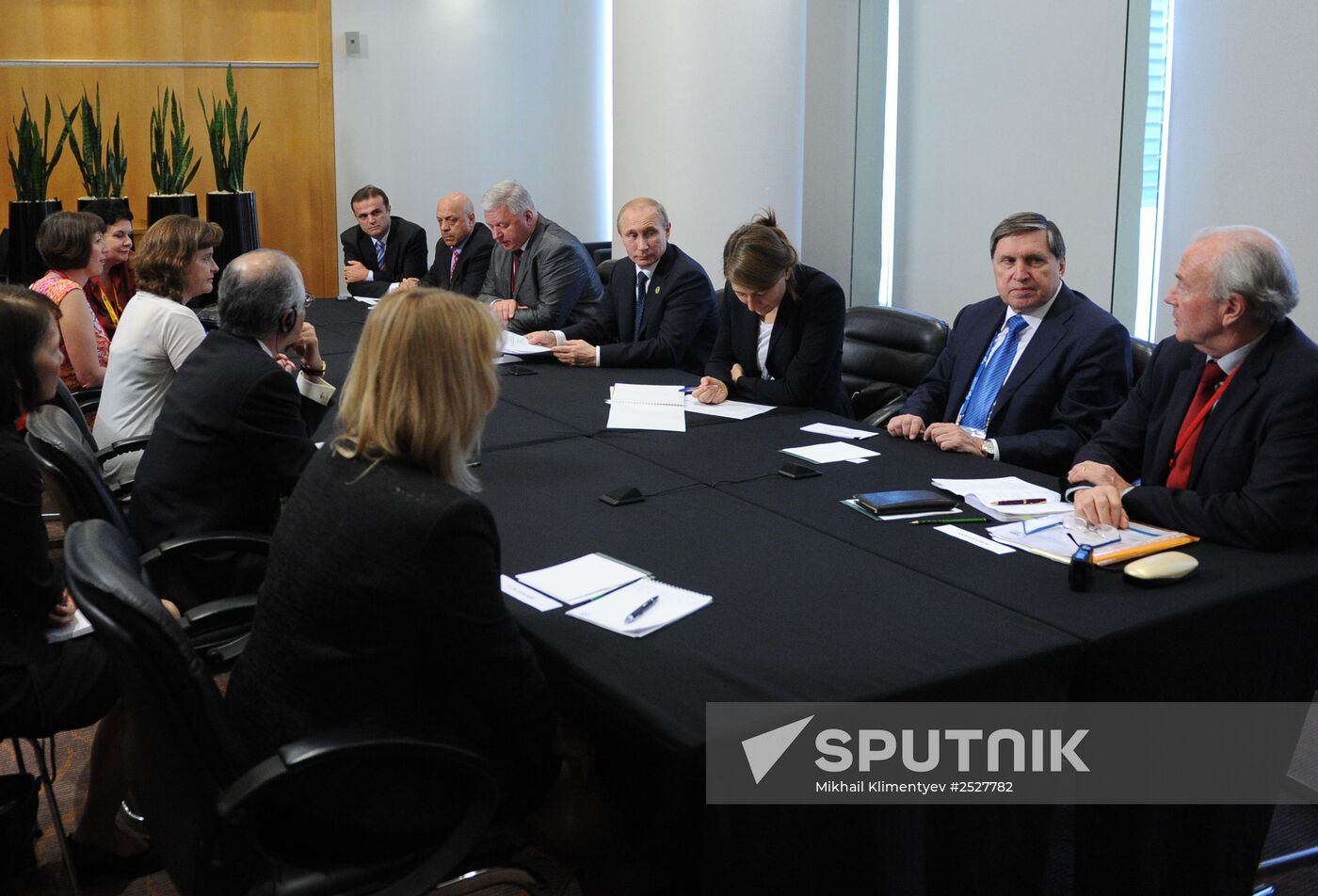 Vladimir Putin takes part in G-20 summit