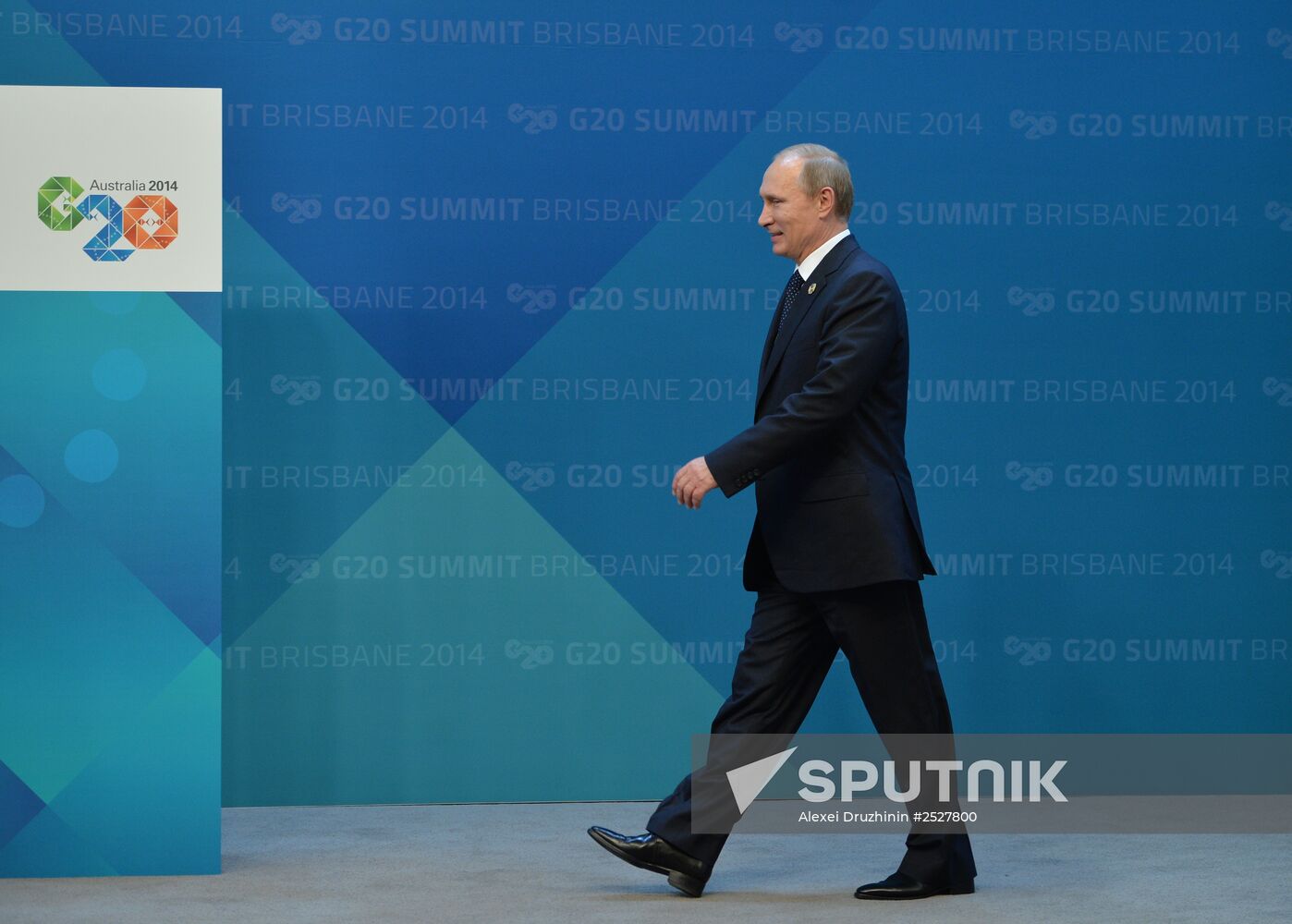 Vladimir Putin takes part in G-20 summit