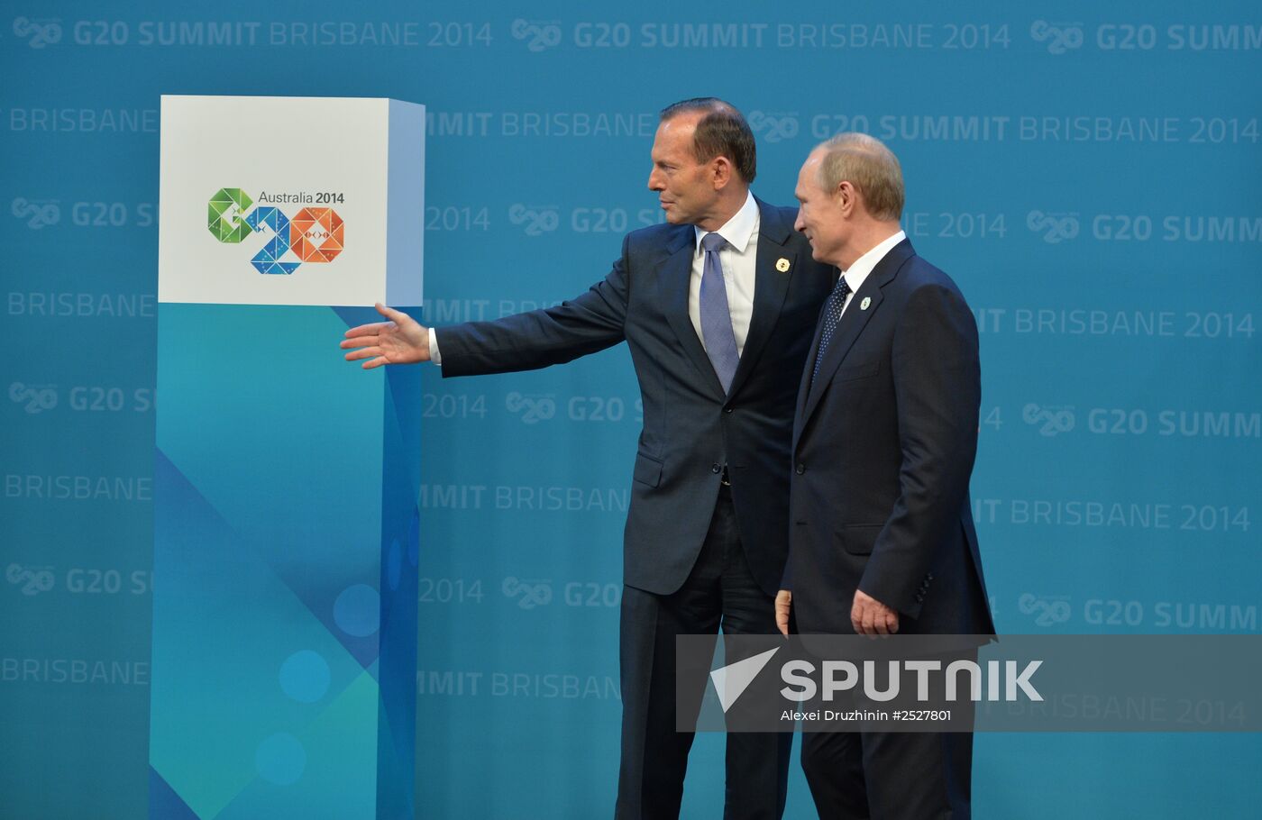 Vladimir Putin takes part in G-20 summit