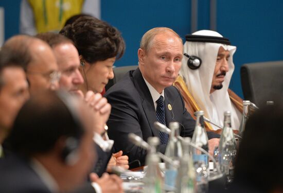 Vladimir Putin takes part in G-20 summit