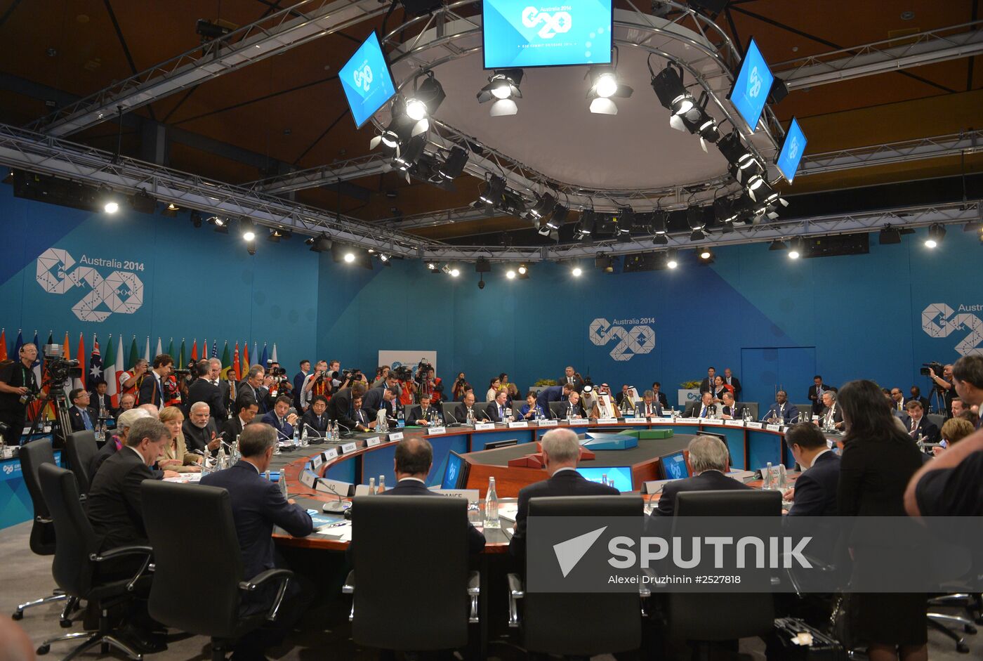 Vladimir Putin takes part in G-20 summit