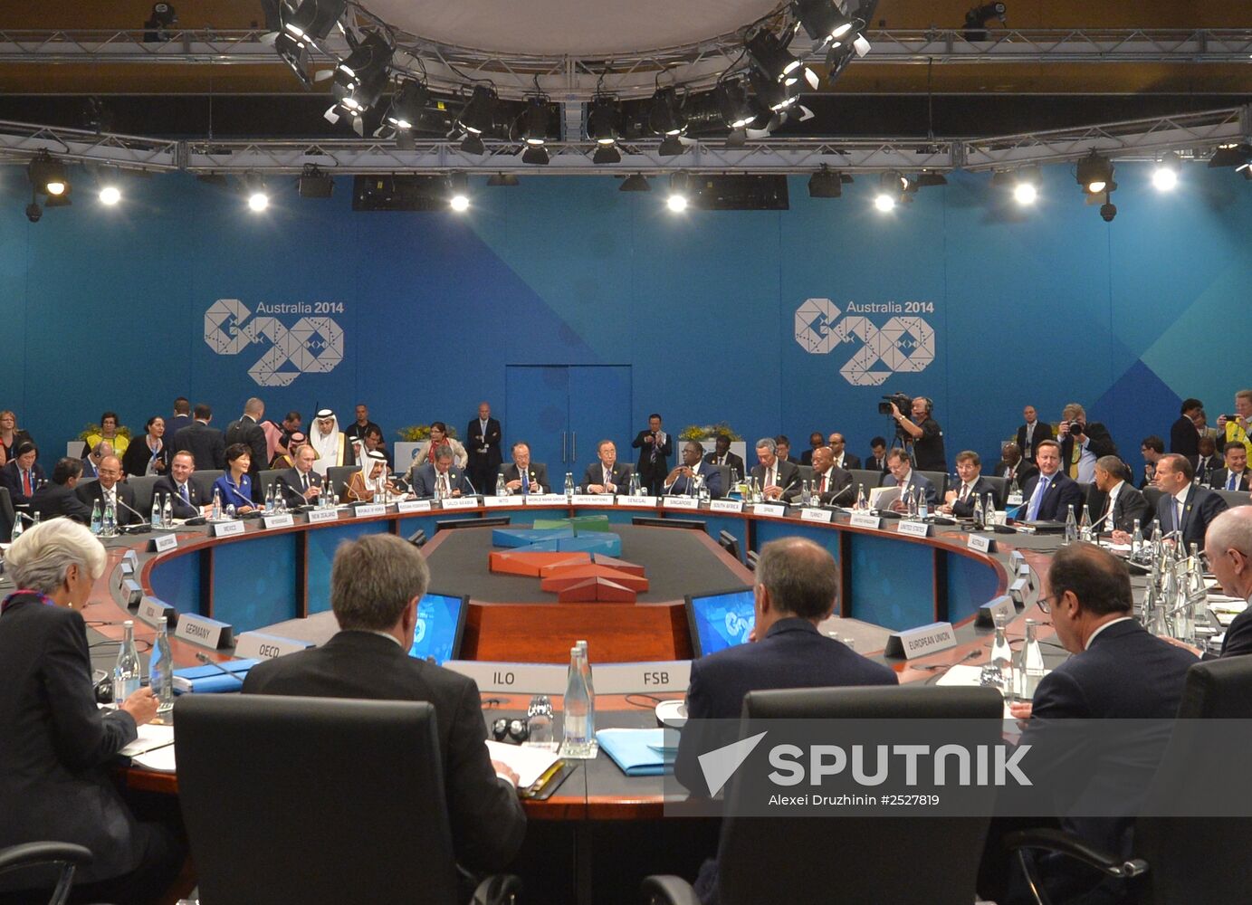 Vladimir Putin takes part in G-20 summit
