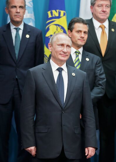 Vladimir Putin takes part in G-20 summit