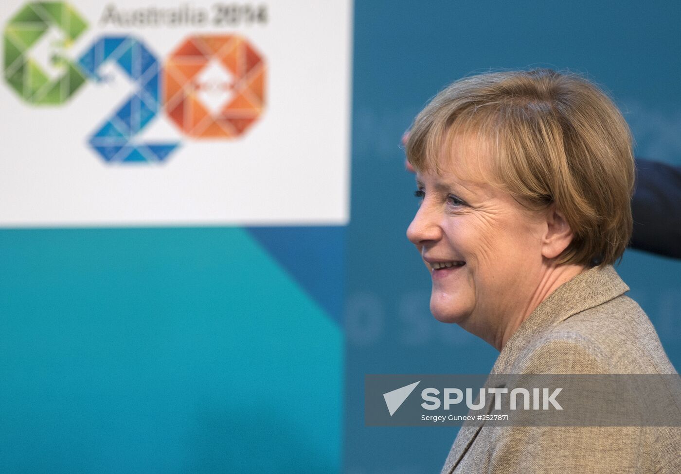 Vladimir Putin takes part in G-20 summit