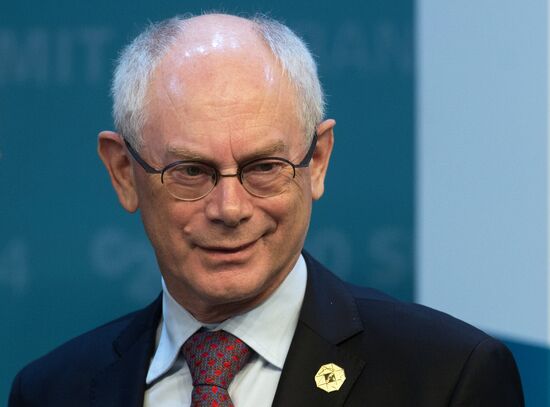 Vladimir Putin takes part in G-20 summit