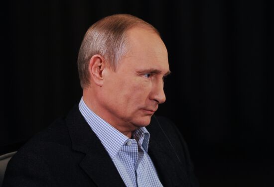 Vladimir Putin gives interview to ARD channel