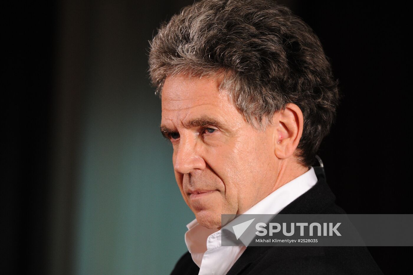 Vladimir Putin gives interview to ARD channel