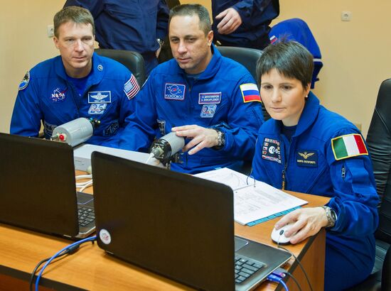 Training session of 42/43 ISS crew