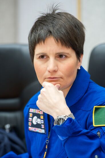 Training session of 42/43 ISS crew