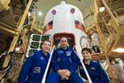 Final inspection of spacecraft and museum visit for crew of 42/43 ISS expedition