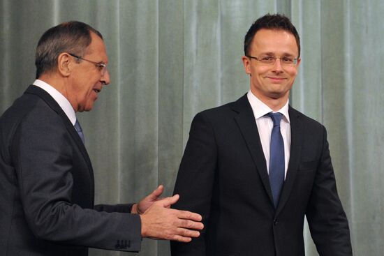 Russian, Hungarian foreign ministers meet in Moscow