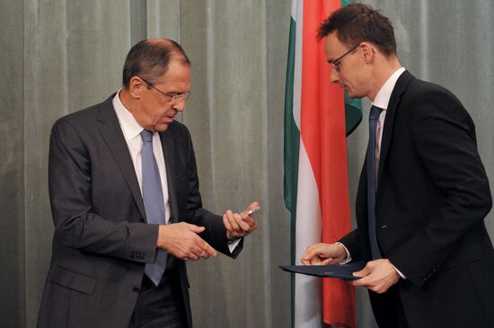 Russian, Hungarian foreign ministers meet in Moscow