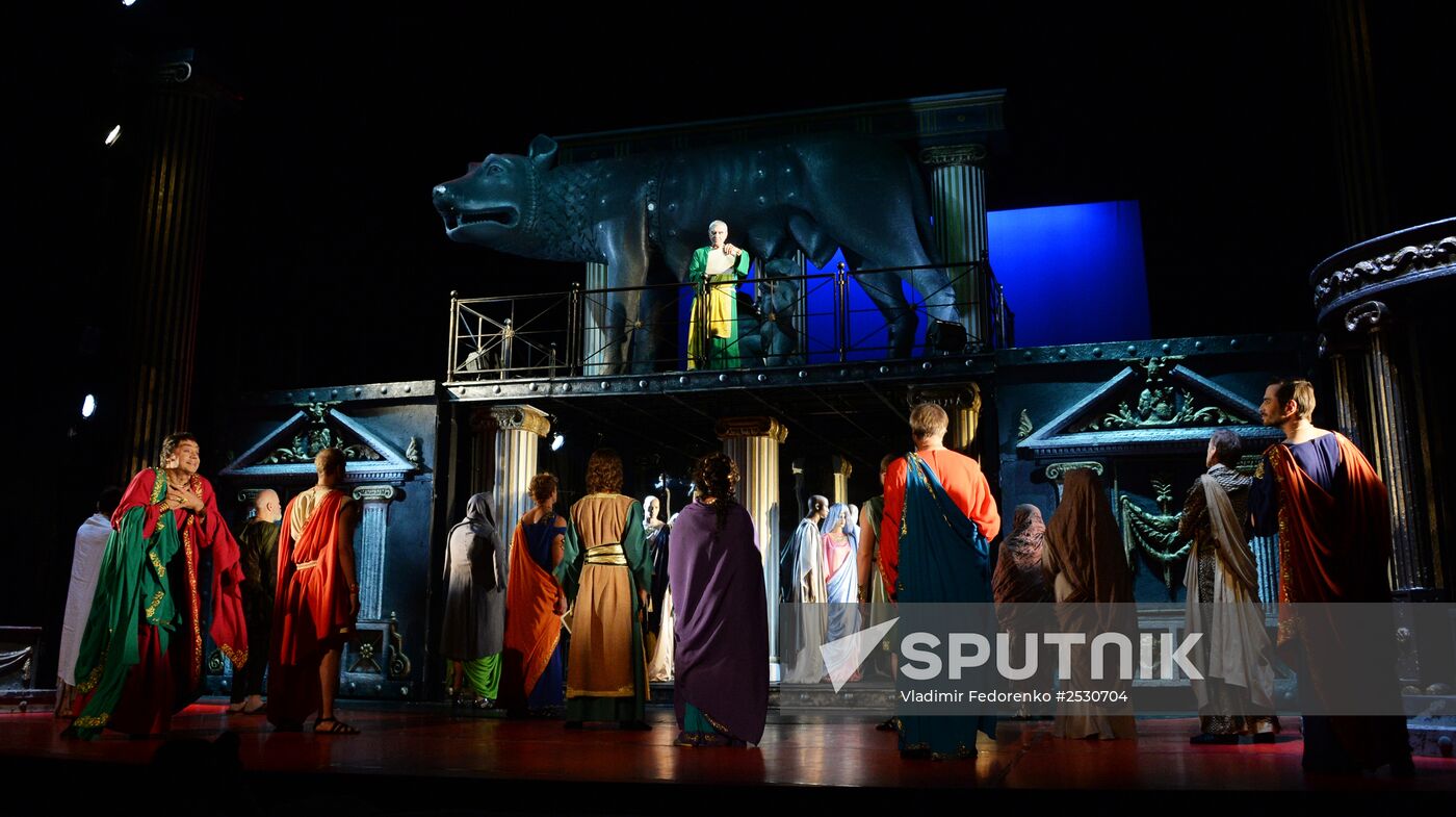 Run-through of "A Roman Comedy (Dion)" in Mossovet Theater