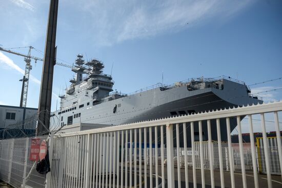 Second Mistral helicopter carrier floated out in France