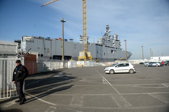Second Mistral helicopter carrier floated out in France