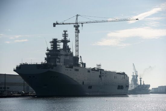 Second Mistral helicopter carrier floated out in France