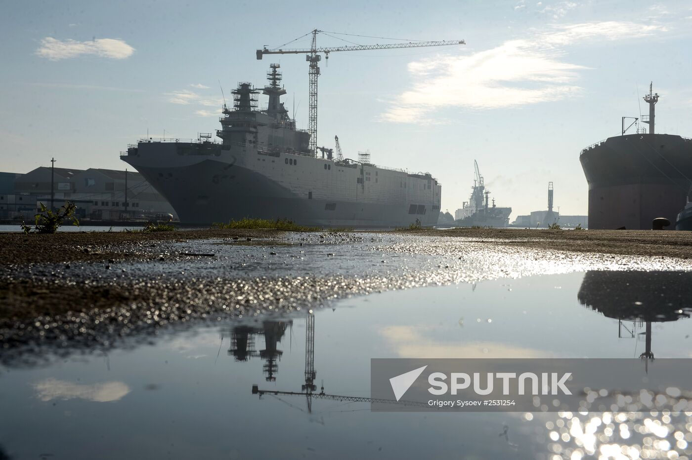 Second Mistral helicopter carrier floated out in France