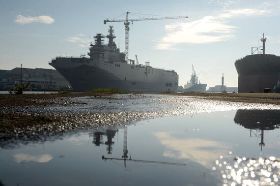 Second Mistral helicopter carrier floated out in France