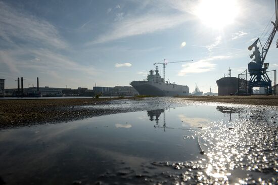 Second Mistral helicopter carrier floated out in France