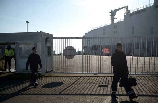 Second Mistral helicopter carrier floated out in France