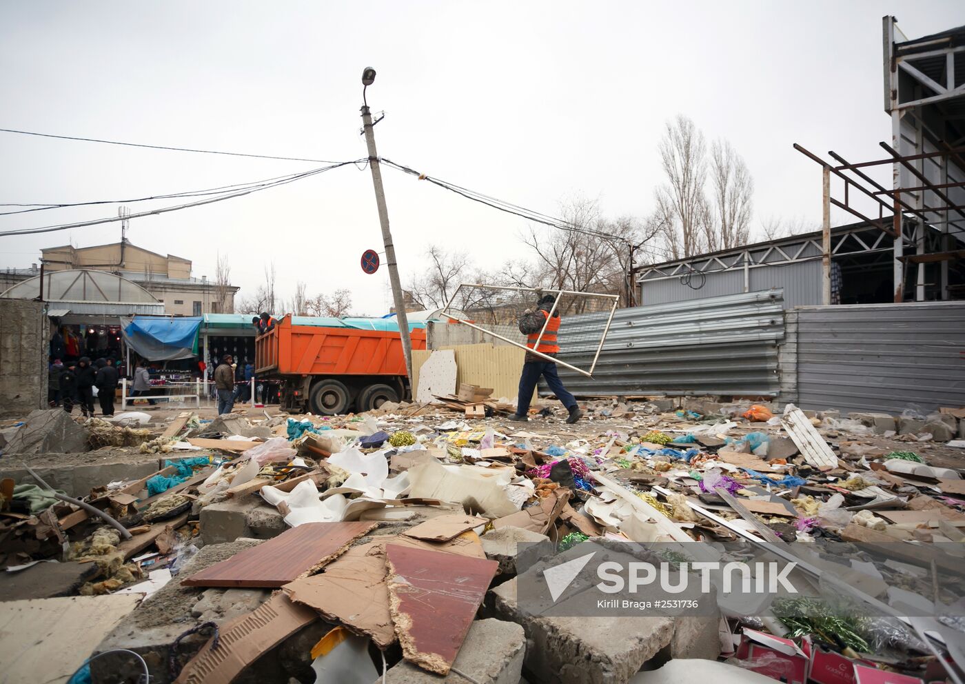 Demolishing Volgograd's Traktorny Market