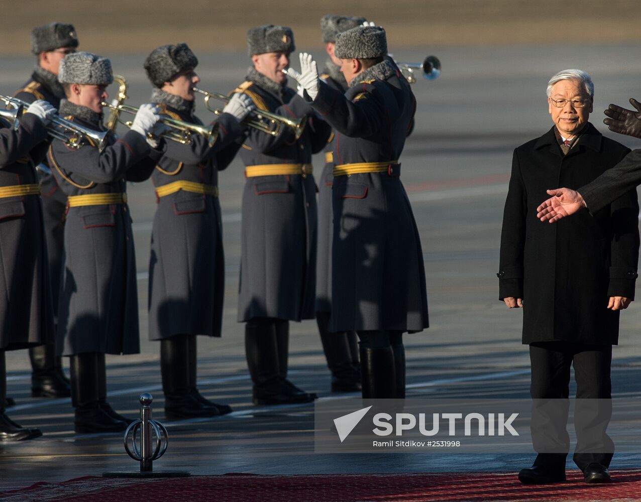 Nguyen Phu Trong arrives in Moscow