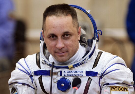 Preparations for launch of Soyuz-FG rocket with Soyuz TMA-15M spacecraft