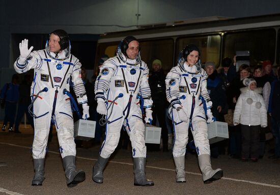 Preparations for launch of Soyuz-FG rocket with Soyuz TMA-15M spacecraft