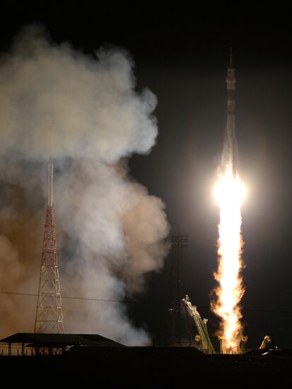 Launch of Soyuz-FG rocket with Soyuz TMA-15M spacecraft