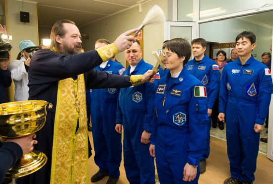 Preparations for launch of Soyuz-FG rocket with Soyuz TMA-15M spacecraft