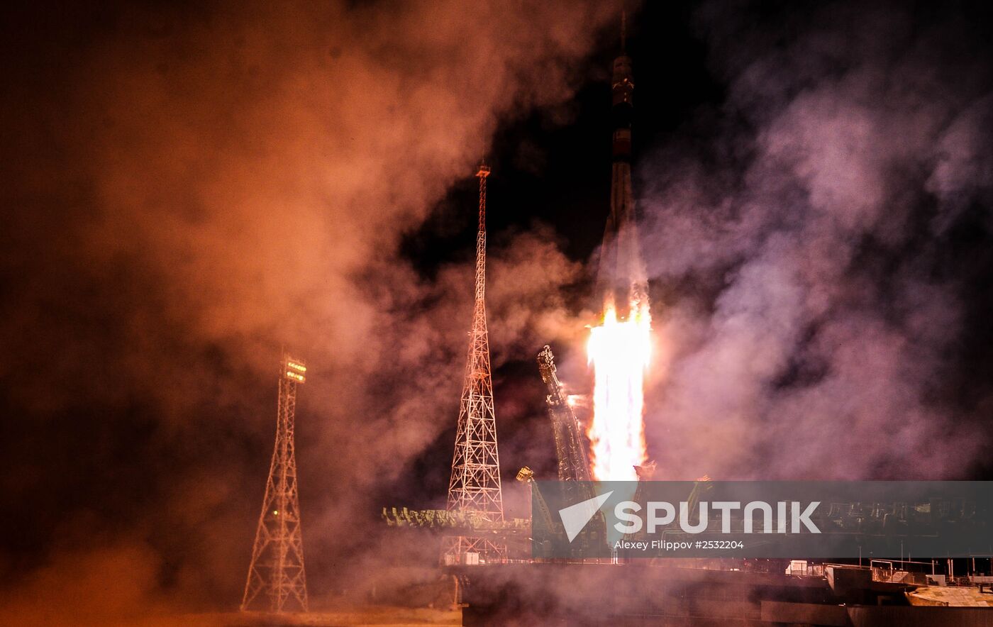 Blast off of Soyuz-FG rocket with Soyuz TMA-15M spacecraft at Baikonur cosmodrome