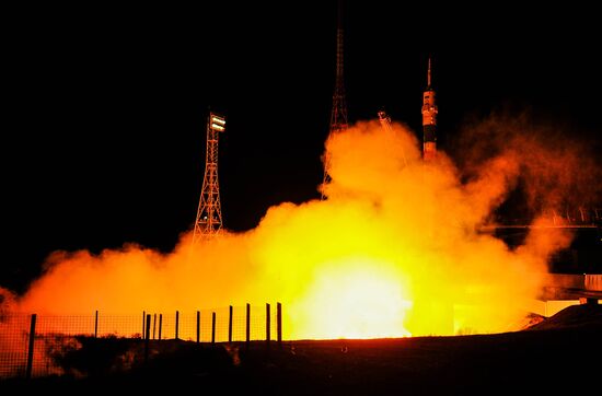 Blast off of Soyuz-FG rocket with Soyuz TMA-15M spacecraft at Baikonur cosmodrome