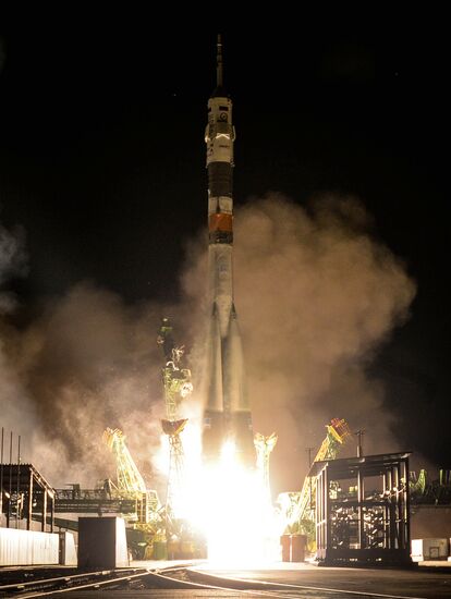 Launch of Soyuz-FG rocket with Soyuz TMA-15M spacecraft