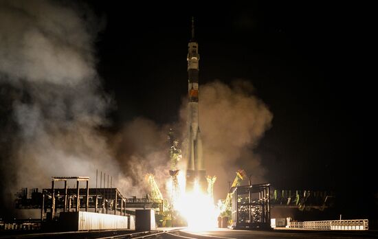 Blast off of Soyuz-FG rocket with Soyuz TMA-15M spacecraft at Baikonur cosmodrome