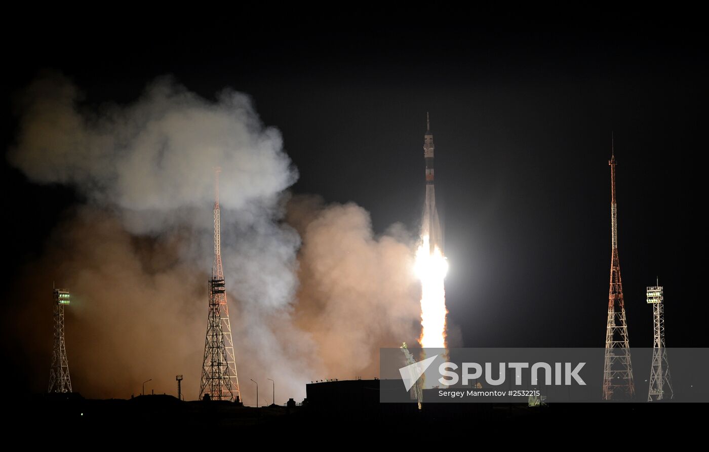 Blast off of Soyuz-FG rocket with Soyuz TMA-15M spacecraft at Baikonur cosmodrome