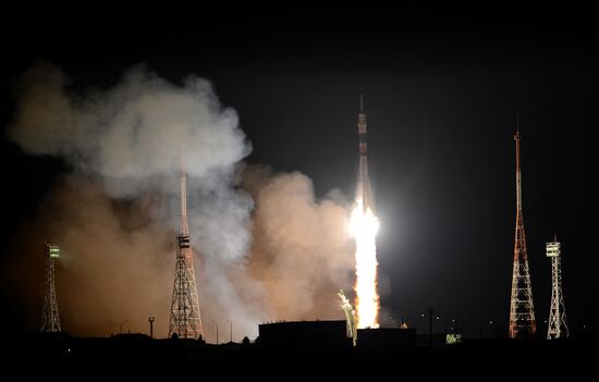 Blast off of Soyuz-FG rocket with Soyuz TMA-15M spacecraft at Baikonur cosmodrome